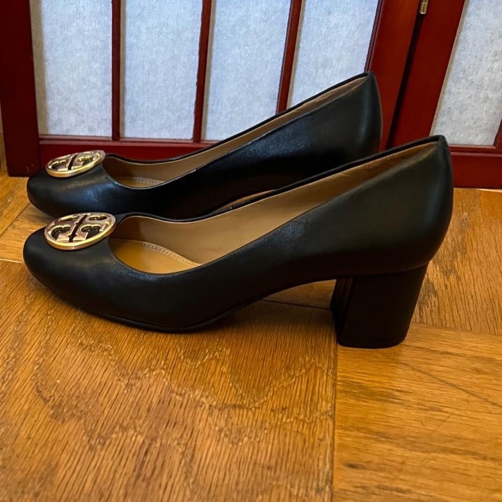 Tory Burch Leather Chelsea 50MM Pump - Picture 5 of 9